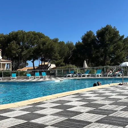 Zen Piscine דירה